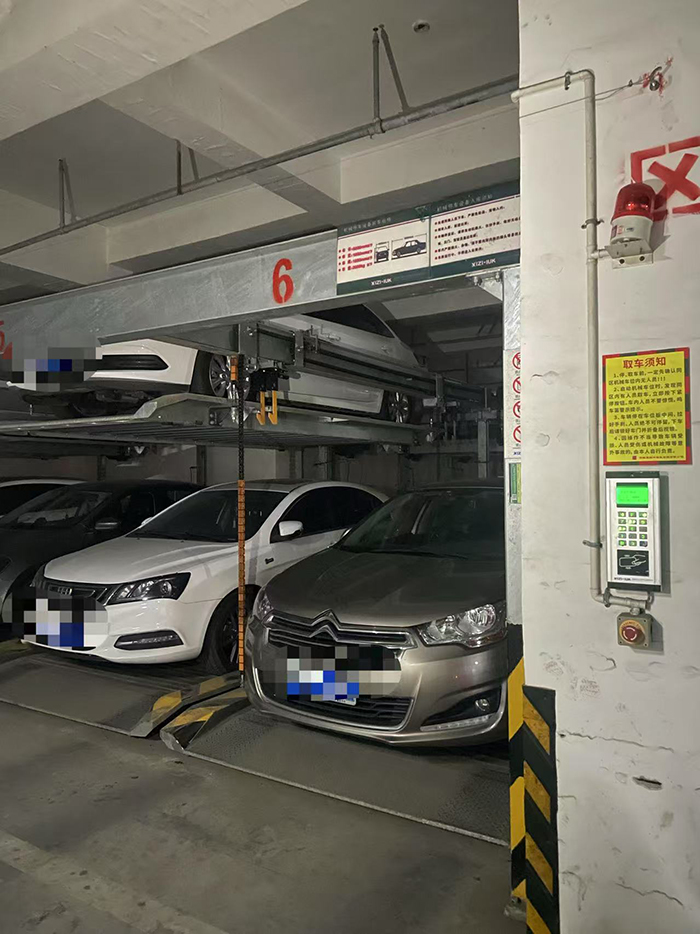 合肥一小區機械車位正常運行 拷貝.jpg